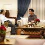 Momen Prabowo dan Gibran Diskusi di Rumah Kertanegra Ditemani Dua Ekor Kucing